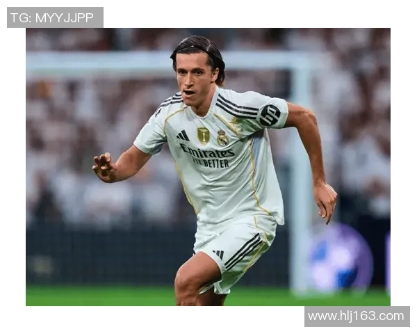 皇马官方确认队长拉莫斯离队,引发球迷热议和不满