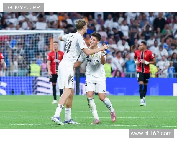 皇马主场逆转,继续领跑西甲榜首位置 皇马主场逆转,继续领跑西甲榜首位置