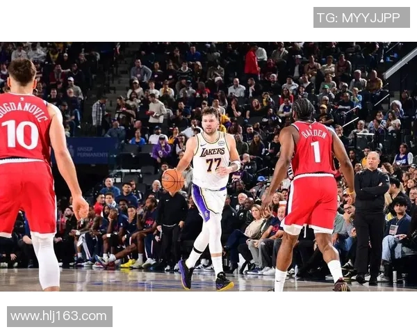 詹姆斯空砍40分,刷新自我纪录,湖人再胜开拓者