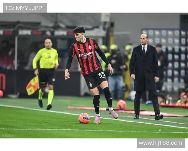 那不勒斯客场3-0大胜佛罗伦萨,加利亚尼进球因西涅染红,意甲榜首位置坚挺