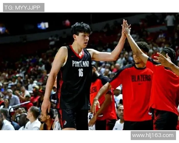 雄鹿主场击败开拓者,总比分1-1平,迎来转折点 雄鹿主场击败开拓者,总比分1-1平,迎来转折点