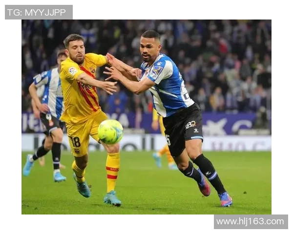 希姆内斯梅开二度，比利亚雷亚尔主场3-0完胜西班牙人